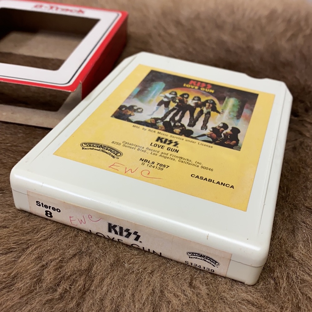 Kiss Love Gun 8 Track Cassette - Picture 2 of 5